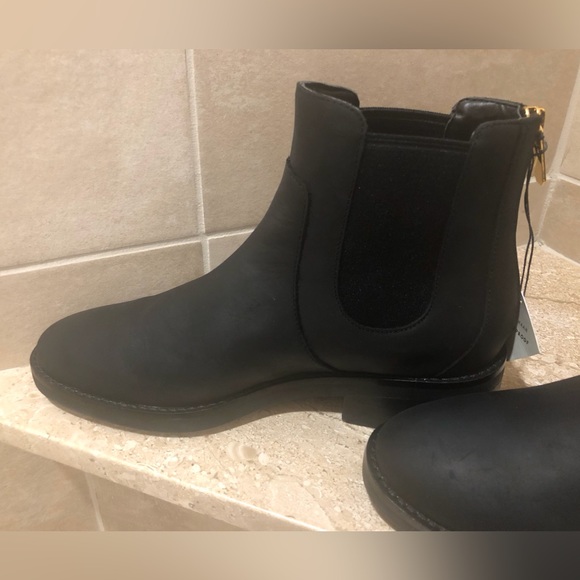 NWT - Cole Haan Black Waterproof Leather Boots - Sz 7.5 - Picture 9 of 16